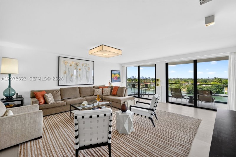 Comprar apartamento no Tower House 702