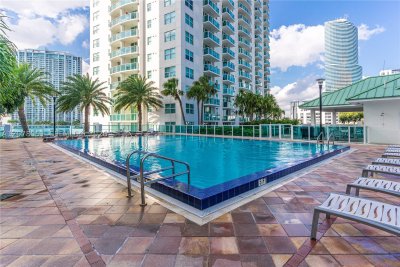 Comprar apartamento no Brickell on the River South 1117