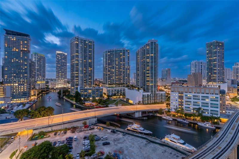 Condo for sale at Brickell on the River South 1117