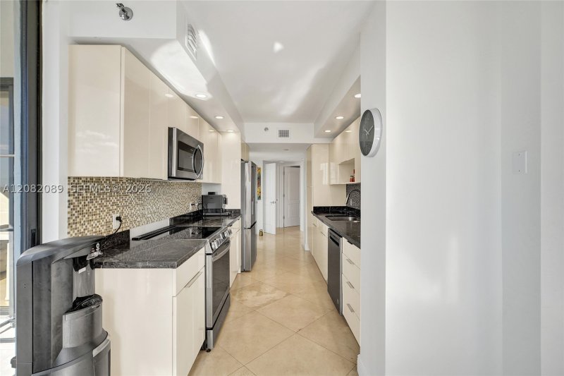 Apartment for rent at 1000 Williams Island 1403