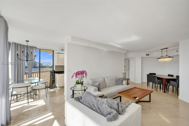 Apartment for rent at 1000 Williams Island 1403