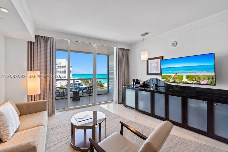 Condo for sale at Fontainebleau III 905