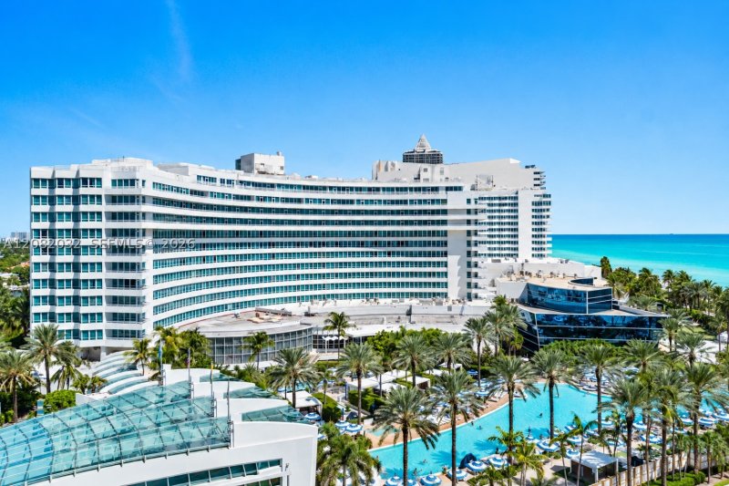 Condo for sale at Fontainebleau III 905