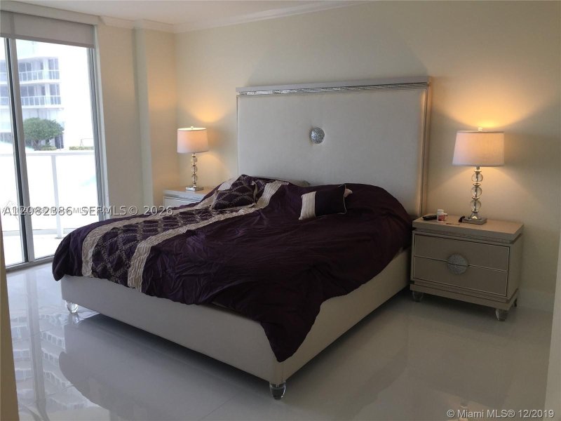 Comprar apartamento no Oceania 3 538