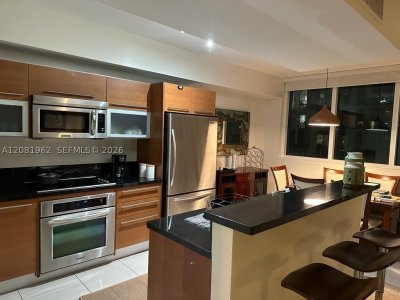 Aluguel de apartamento no Vizcayne South Tower 1402