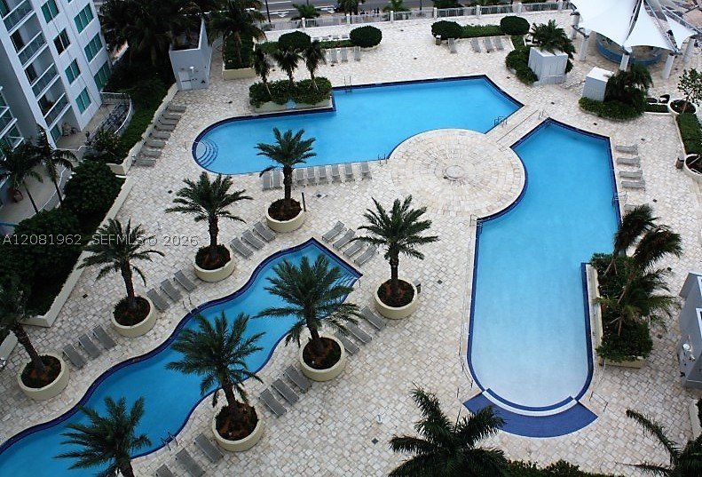 Apartment for rent at Vizcayne South Tower 1402