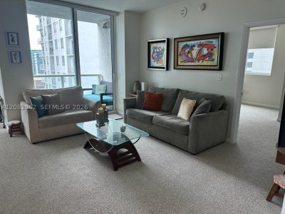 Aluguel de apartamento no Vizcayne South Tower 1402
