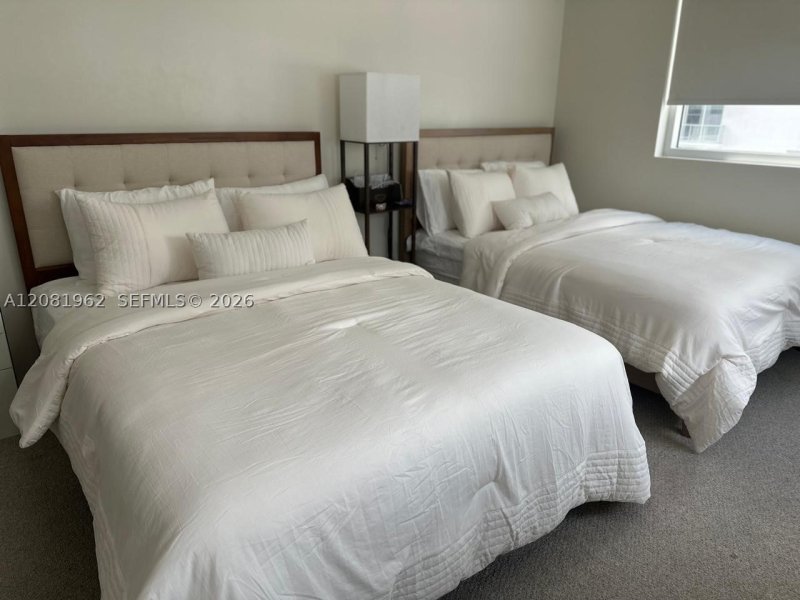 Apartment for rent at Vizcayne South Tower 1402