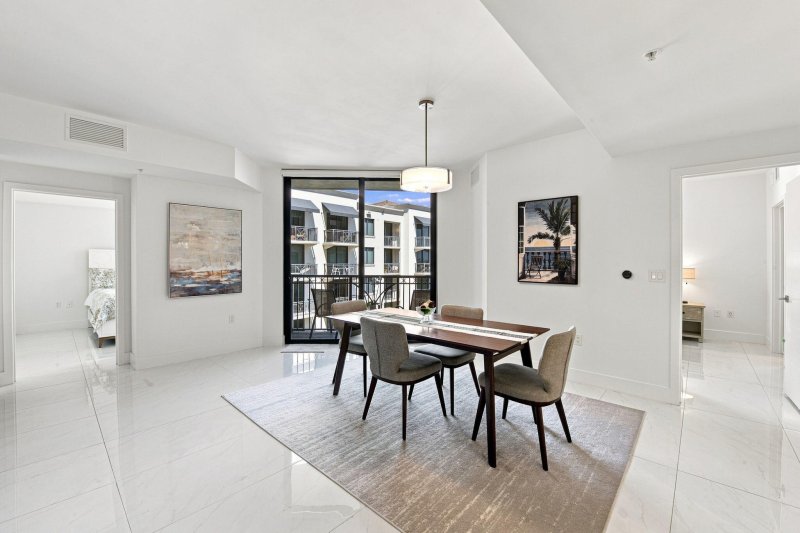 Condo for sale at Merrick Manor 710