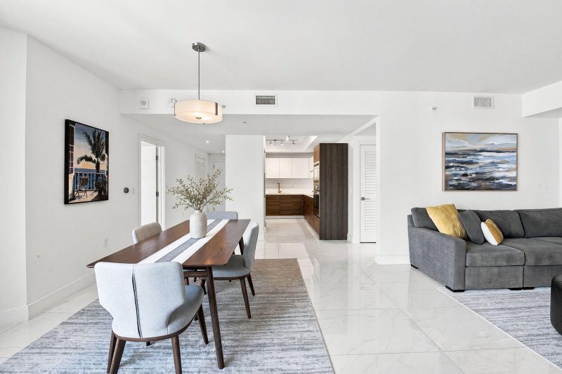 Condo for sale at Merrick Manor 710