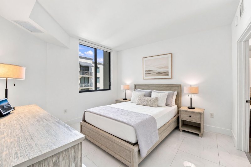 Condo for sale at Merrick Manor 710