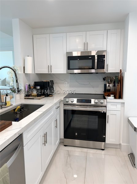 Apartment for rent at Vue at Brickell 2405