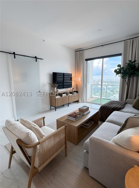Apartment for rent at Vue at Brickell 2405