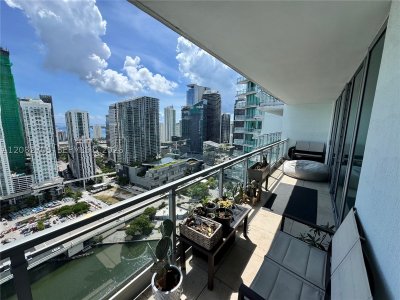 Aluguel de apartamento no Mint at Riverfront 3811
