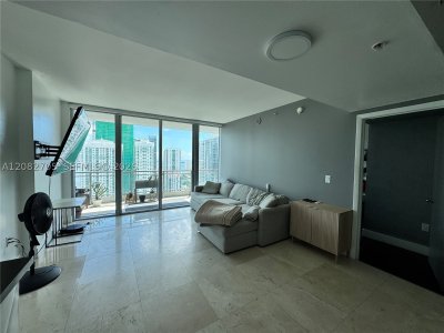 Aluguel de apartamento no Mint at Riverfront 3811
