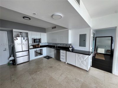 Aluguel de apartamento no Mint at Riverfront 3811