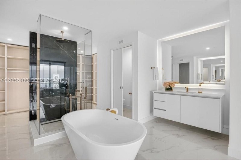 Condo for sale at Aria Reserve Miami 5202