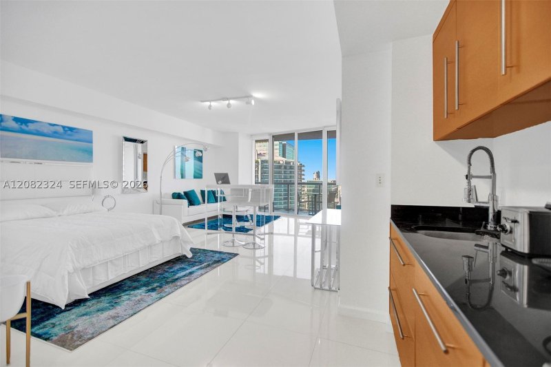 Apartment for rent at Icon Brickell Tower I 5010