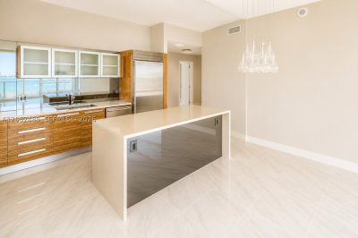 Comprar apartamento no Paramount Bay 1710