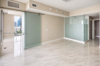 Comprar apartamento no Paramount Bay 1710