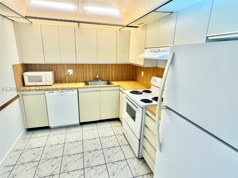 Condo for sale at Olympus Condo 1109