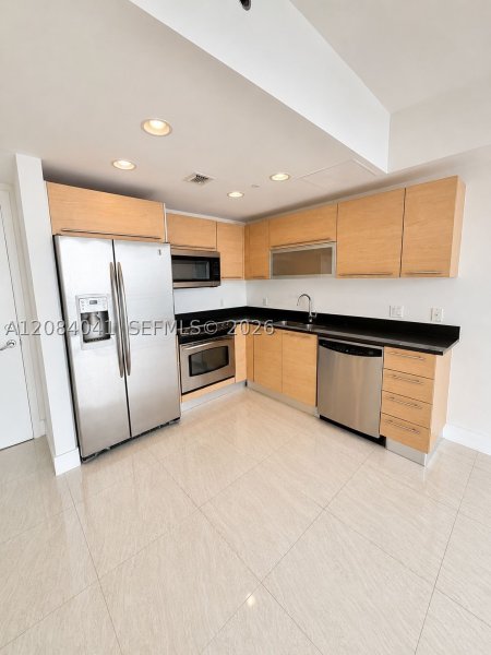 Aluguel de apartamento no The Plaza Tower II 1609