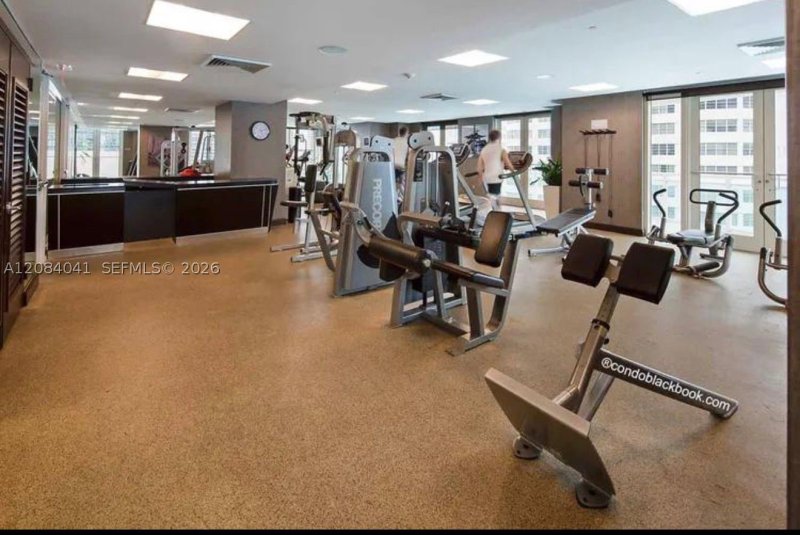 Aluguel de apartamento no The Plaza Tower II 1609