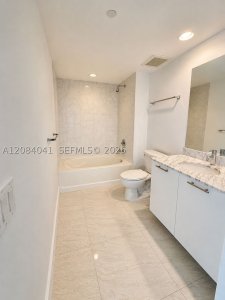 Aluguel de apartamento no The Plaza Tower II 1609