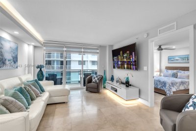 Aluguel de apartamento no The Collins Condo 706