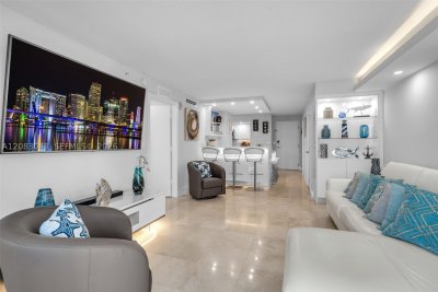 Aluguel de apartamento no The Collins Condo 706