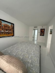 Aluguel de apartamento no Oceanside Plaza 4P