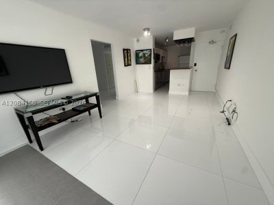 Aluguel de apartamento no Oceanside Plaza 4P