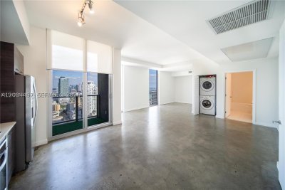 Centro Condo Apt #PH08