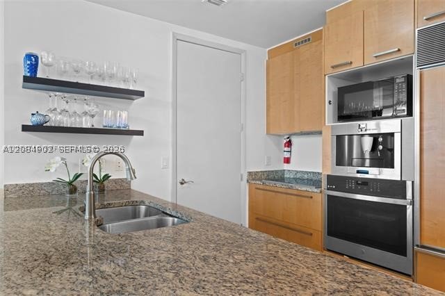 Apartment for rent at Trump Tower Two 1502