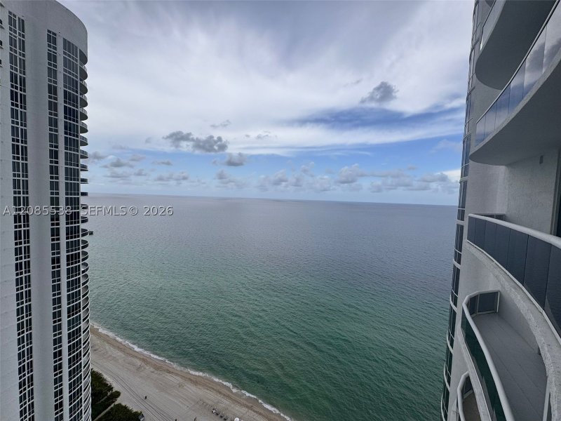 Apartment for rent at Trump Tower Two 3403