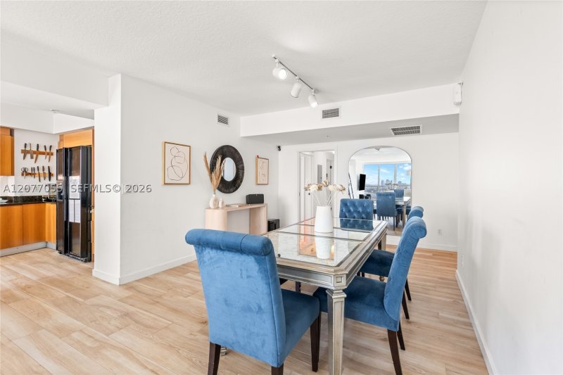 Condo for sale at One Miami East Tower 2723
