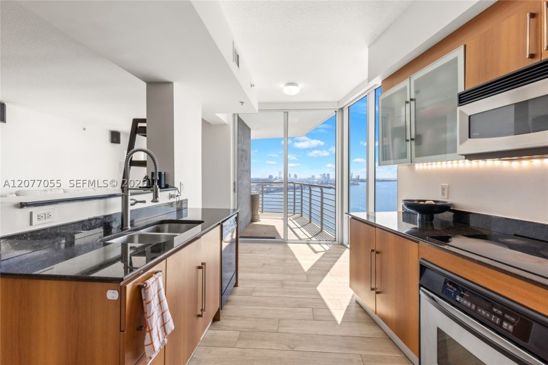 Condo for sale at One Miami East Tower 2723