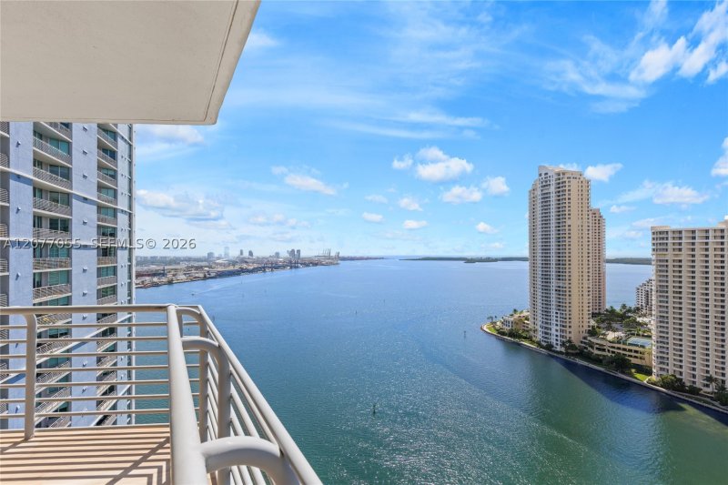 Condo for sale at One Miami East Tower 2723