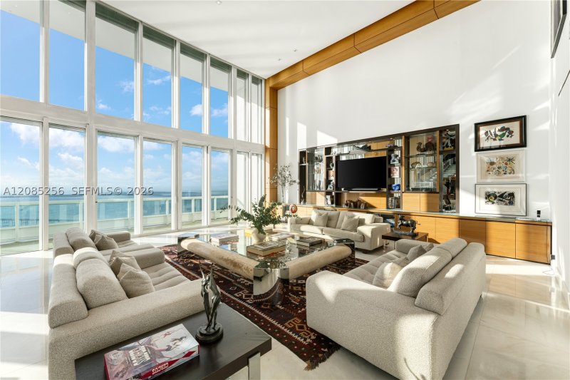 Comprar apartamento no Santa Maria PH4901