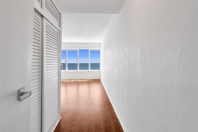 Aluguel de apartamento no Royal Ambassador 1209