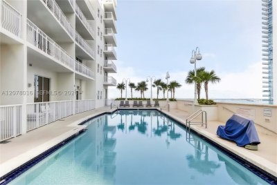 Comprar apartamento no The Club At Brickell Bay 2510