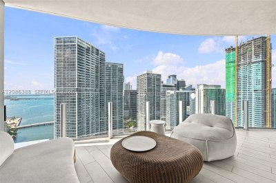 Comprar apartamento no Aston Martin Residences 3807