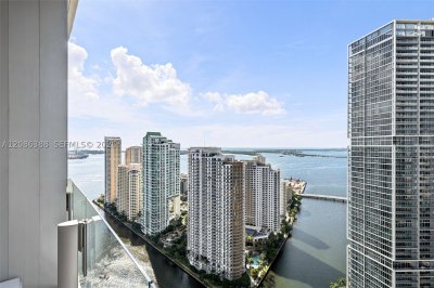 Comprar apartamento no Aston Martin Residences 3807