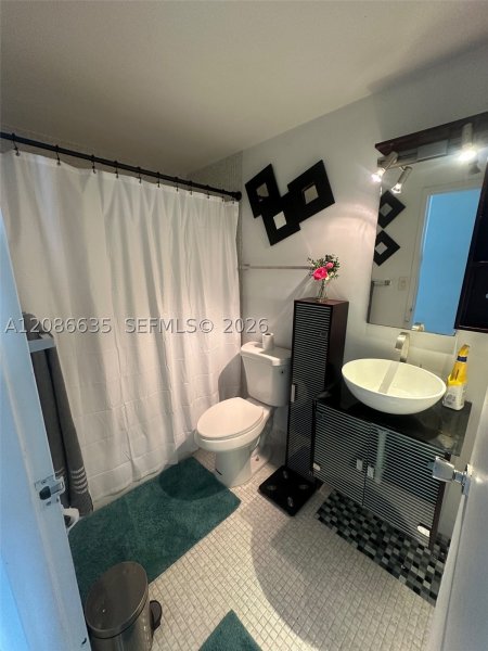 Apartment for rent at Four Ambassadors 1029