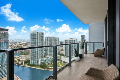 Brickell City Centre Reach Apt #3306