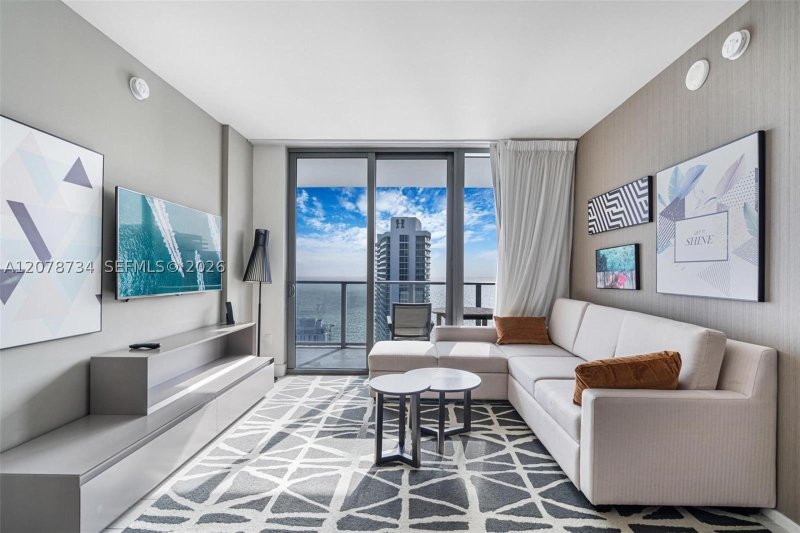 Hyde Beach House Apt #R2507