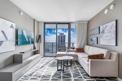 Comprar apartamento no Hyde Beach House R2507