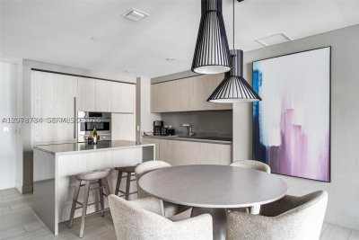 Comprar apartamento no Hyde Beach House R2507