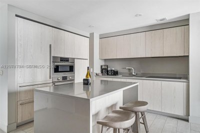 Comprar apartamento no Hyde Beach House R2507