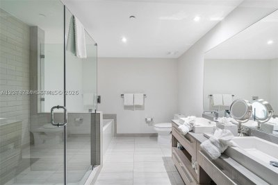 Comprar apartamento no Hyde Beach House R2507